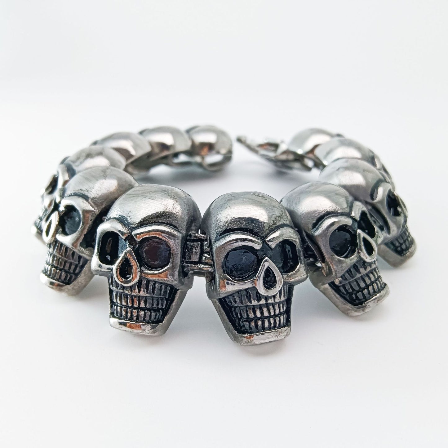Unisex Hip-Hop Lines Bracelet Featuring Titanium Steel Chain And Stainless Steel In Steel Color