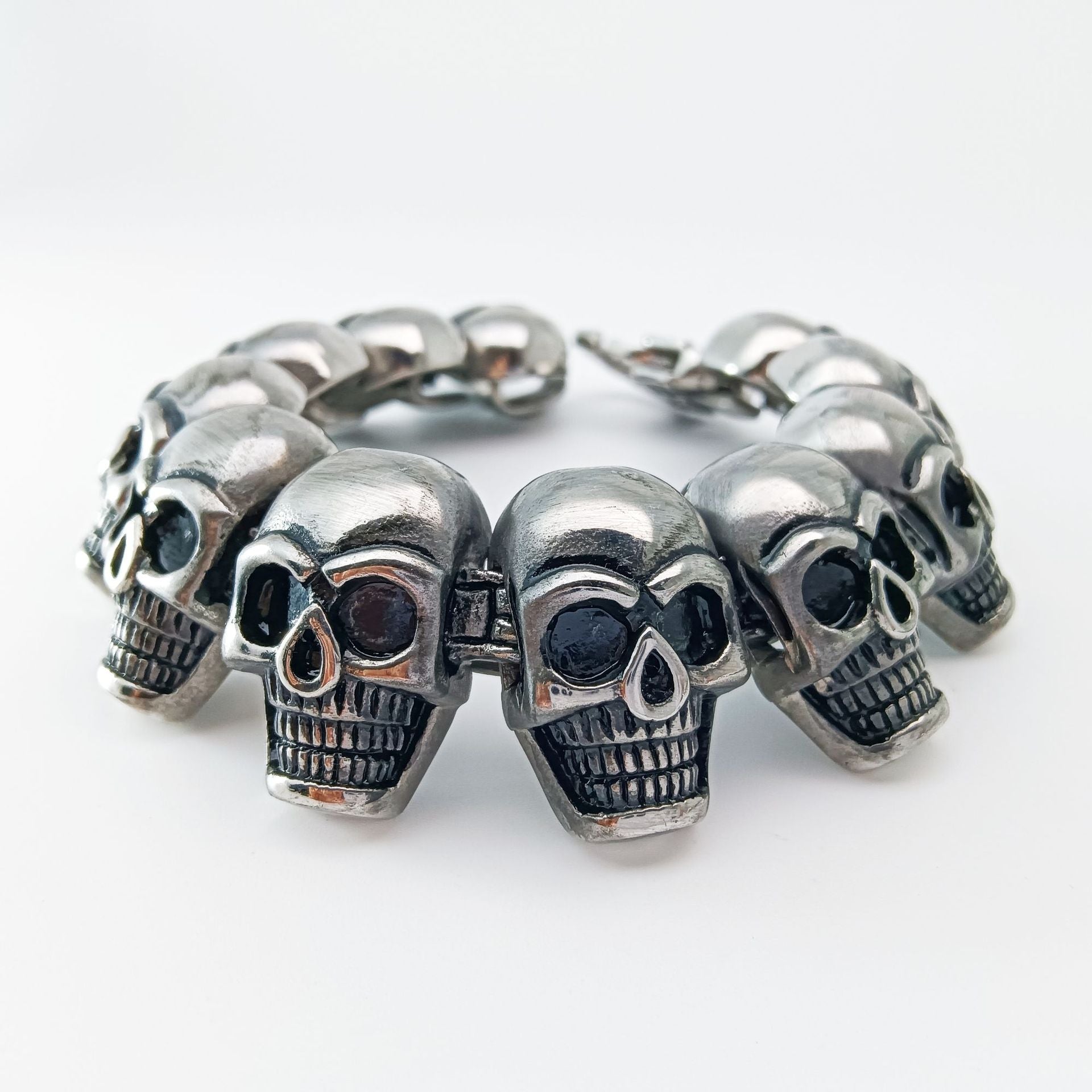 Unisex Hip-Hop Lines Bracelet Featuring Titanium Steel Chain And Stainless Steel In Steel Color