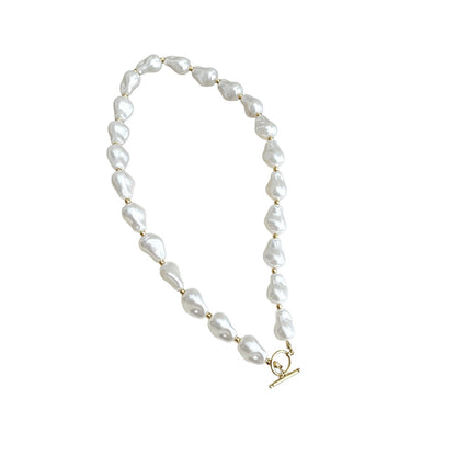 Exaggerated Pearl Choker Necklace With Resin And Baroque Pearl Inlay, Featuring Beaded Chain, Unisex Design