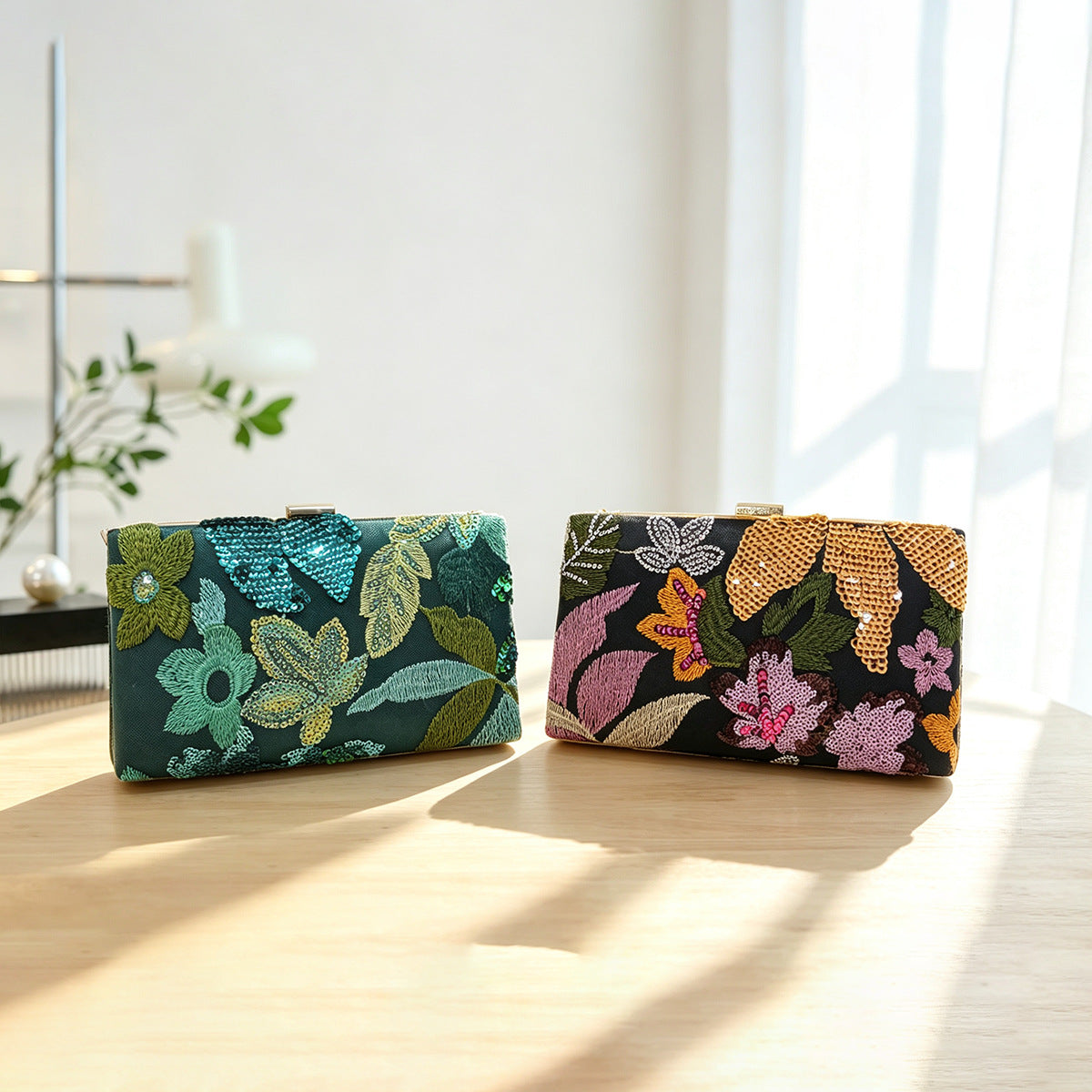 Women’s Square Sequins Clutch Bag With Top Handle, Polyester Evening Bag Featuring Shiny Sequins