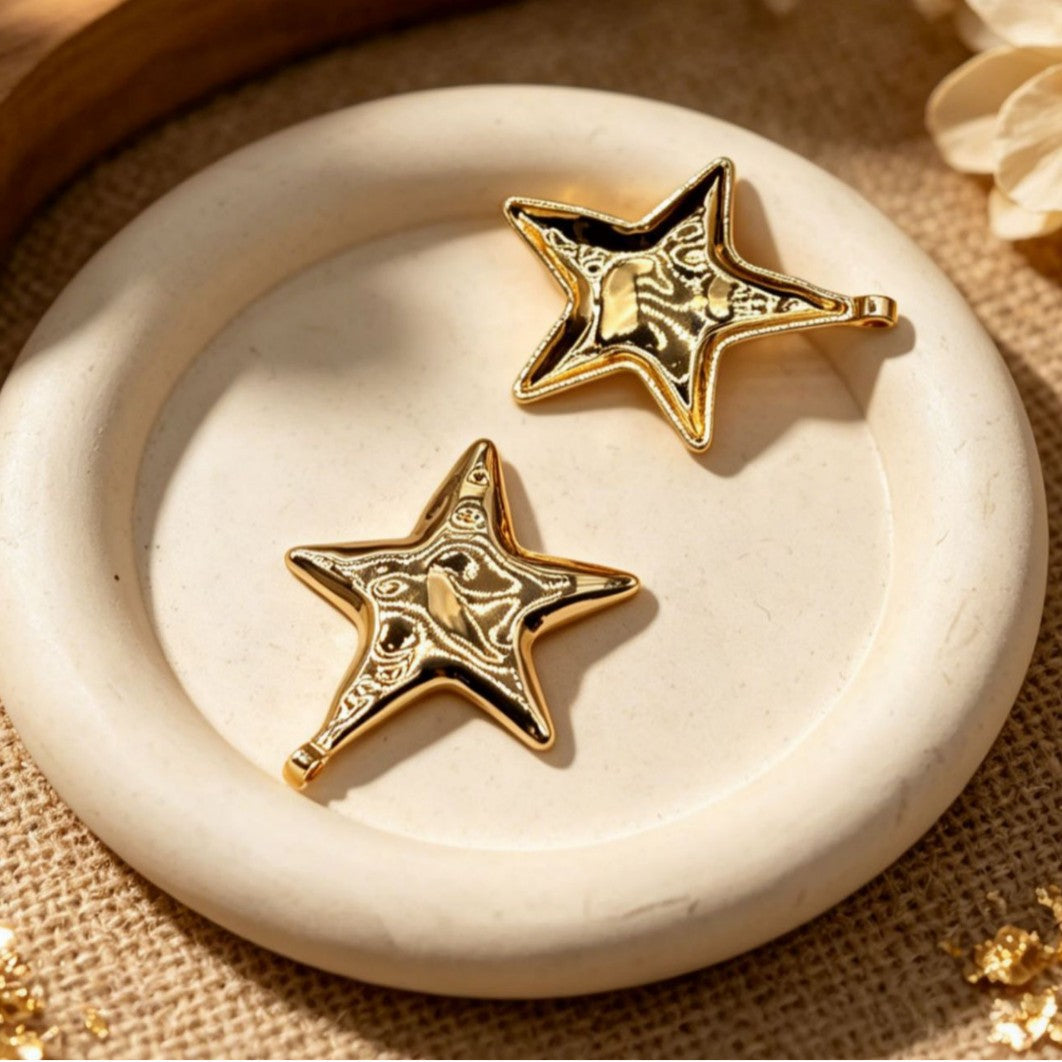 Simple Style Star Pendant In Zinc Alloy With Electroplated Gold Plating, Perfect For Summer Wear