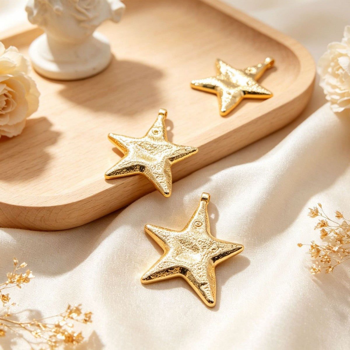 Simple Style Star Pendant In Zinc Alloy With Electroplated Gold Plating, Perfect For Summer Wear