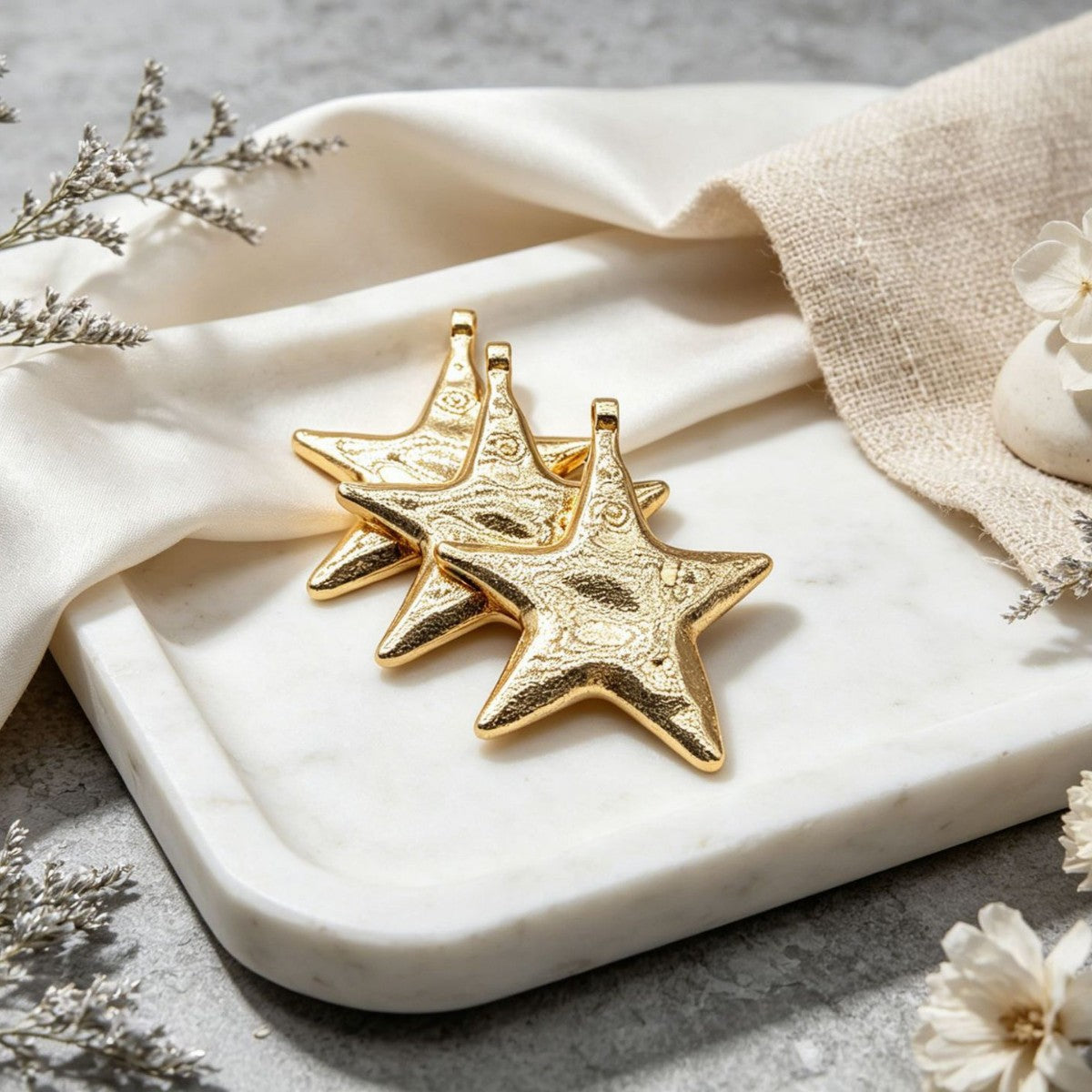 Simple Style Star Pendant In Zinc Alloy With Electroplated Gold Plating, Perfect For Summer Wear