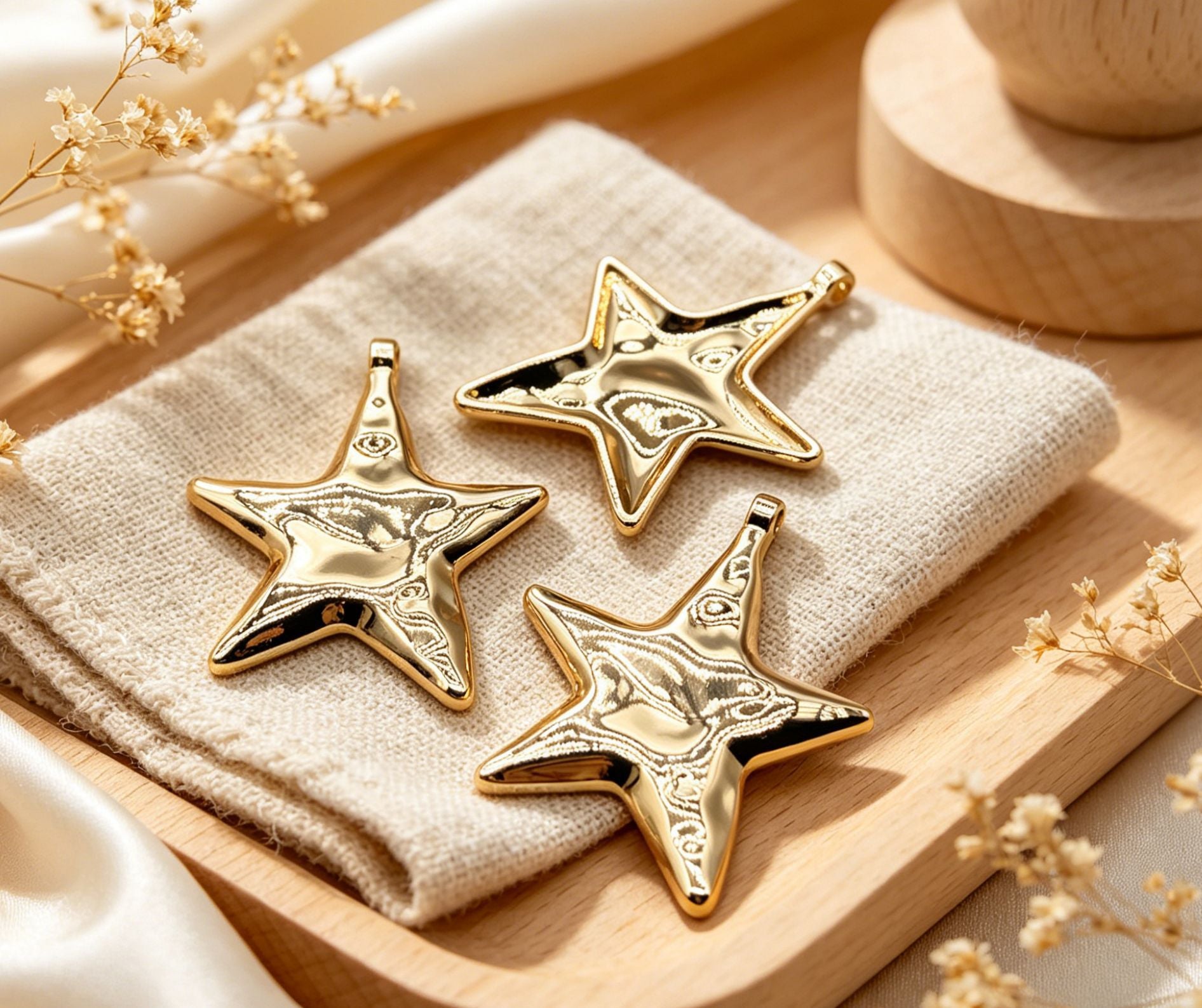 Simple Style Star Pendant In Zinc Alloy With Electroplated Gold Plating, Perfect For Summer Wear