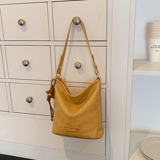 PU Leather Women’s Bucket Bag With Splicing Design And Sewing Thread Detail, Includes Single Shoulder Strap