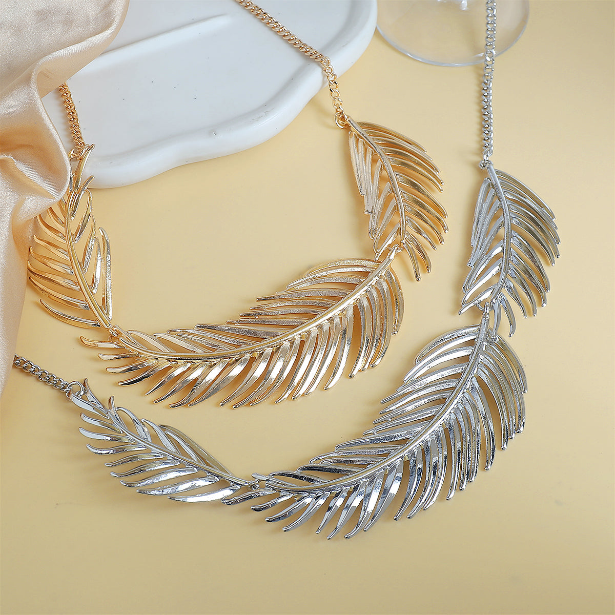 Exaggerated Leaves Necklace For Women With Golden Plated Alloy And Regular Chain
