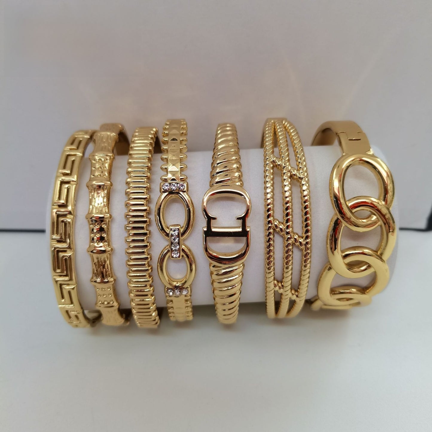 Round Bangle For Women In 304 Stainless Steel With Electroplated Gold Plating