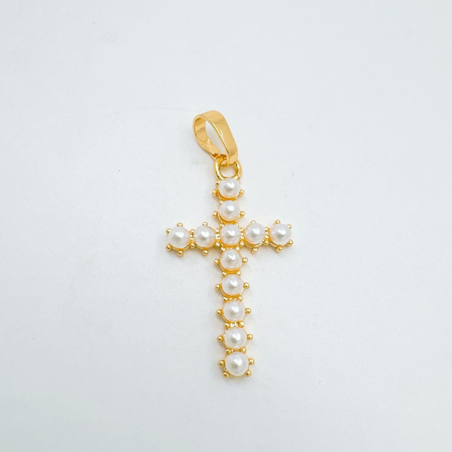 Vintage Style Cross Pendant Necklace For Women With 18K Real Gold Plated Copper Pendant And Cable Chain
