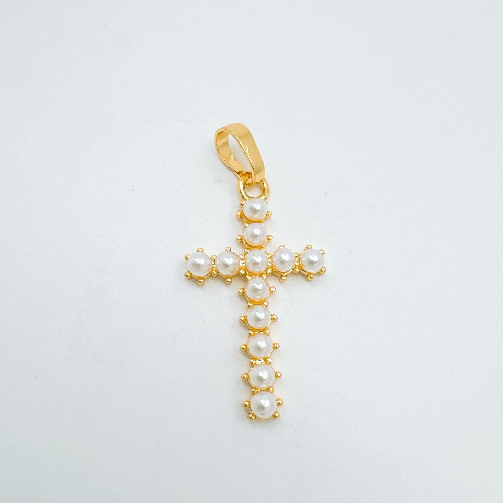 Vintage Style Cross Pendant Necklace For Women With 18K Real Gold Plated Copper Pendant And Cable Chain