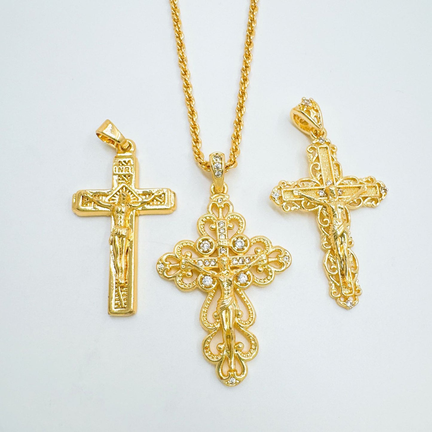 Vintage Style Cross Pendant Necklace For Women With 18K Real Gold Plated Copper Pendant And Cable Chain