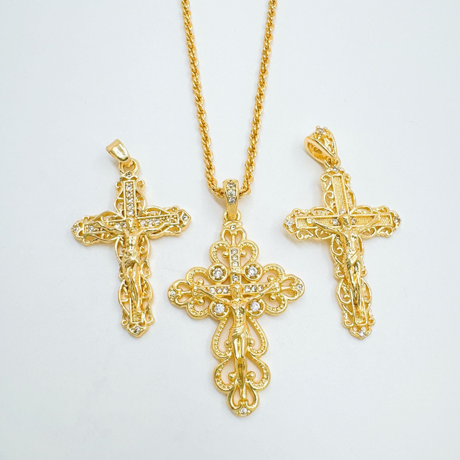 Vintage Style Cross Pendant Necklace For Women With 18K Real Gold Plated Copper Pendant And Cable Chain