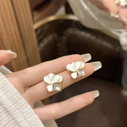 White Flower Stud Earrings For Women With 925 Sterling Silver Posts And Crystal Inlay Alloy Design