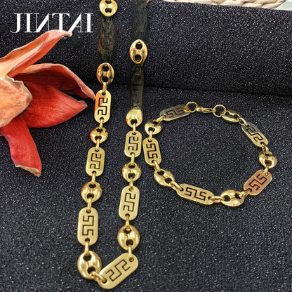 Men's Quadrilateral Metal Pendant With Electroplated Gold Plating Process
