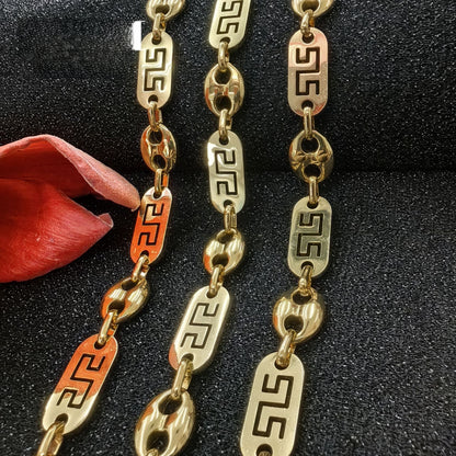 Men's Quadrilateral Metal Pendant With Electroplated Gold Plating Process