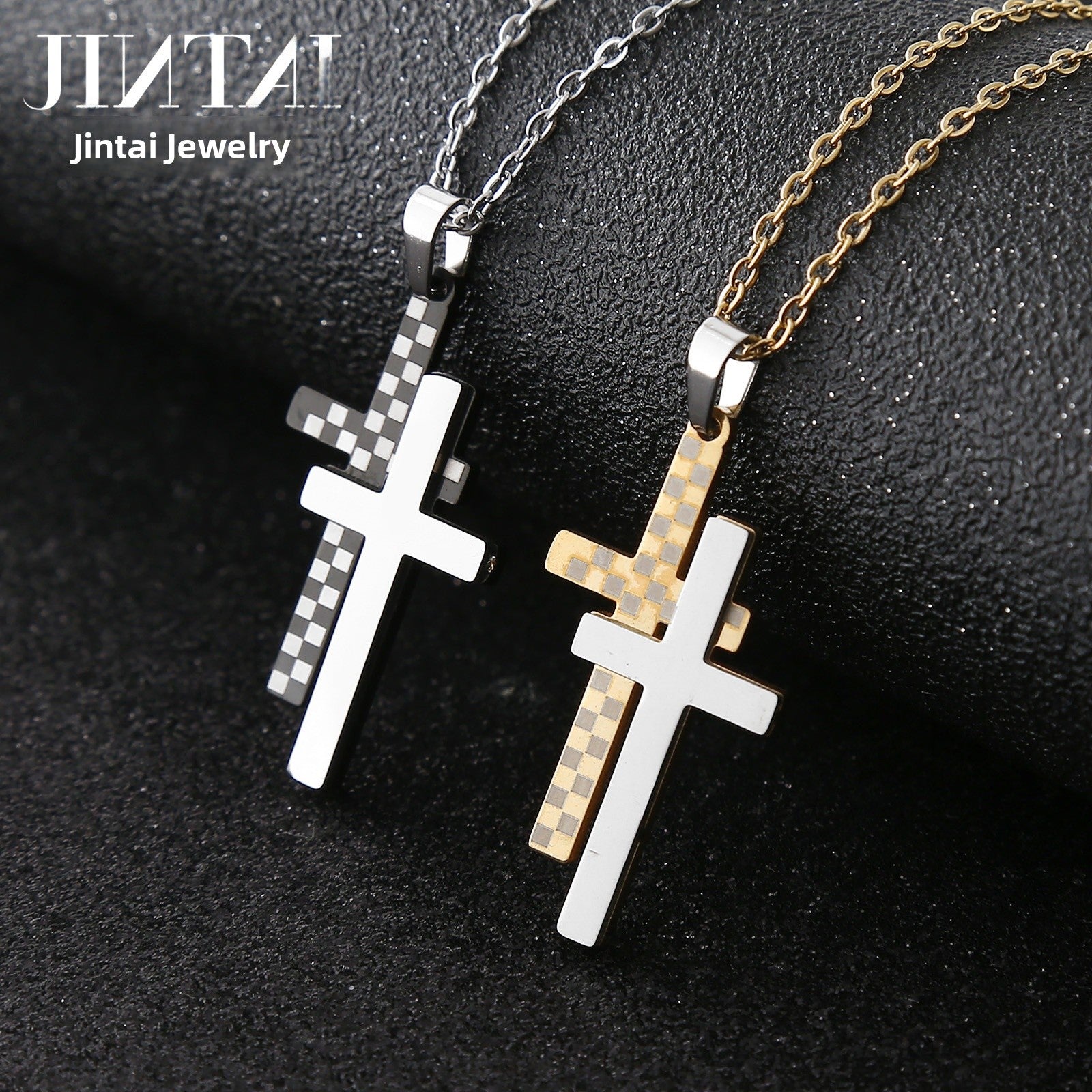 Sweet Polished Metal Pendant In Gold, Perfect For Couples And Winter Season