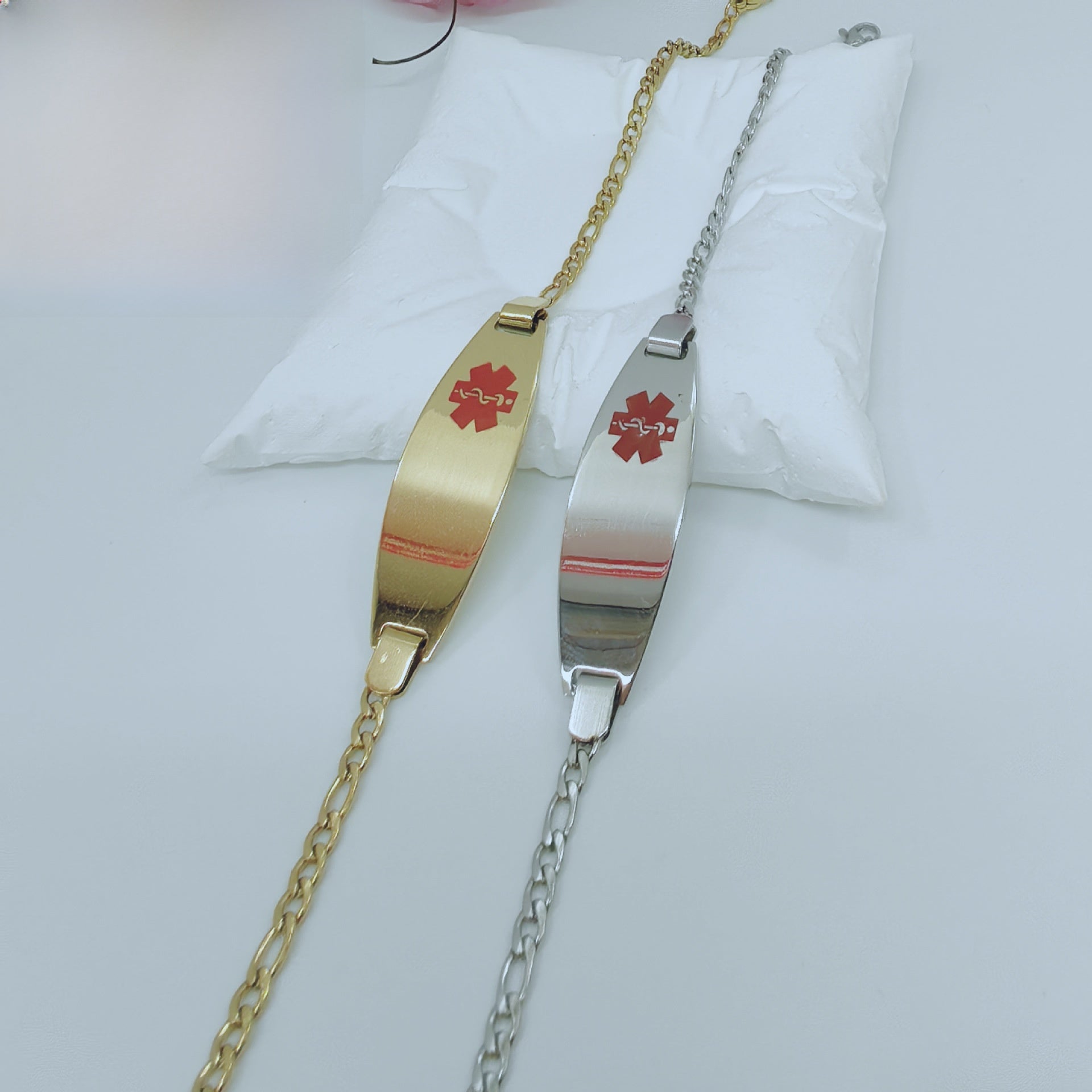 Quadrilateral ID Bracelet In Stainless Steel With Titanium Steel Chain, Unisex Design, Steel Color