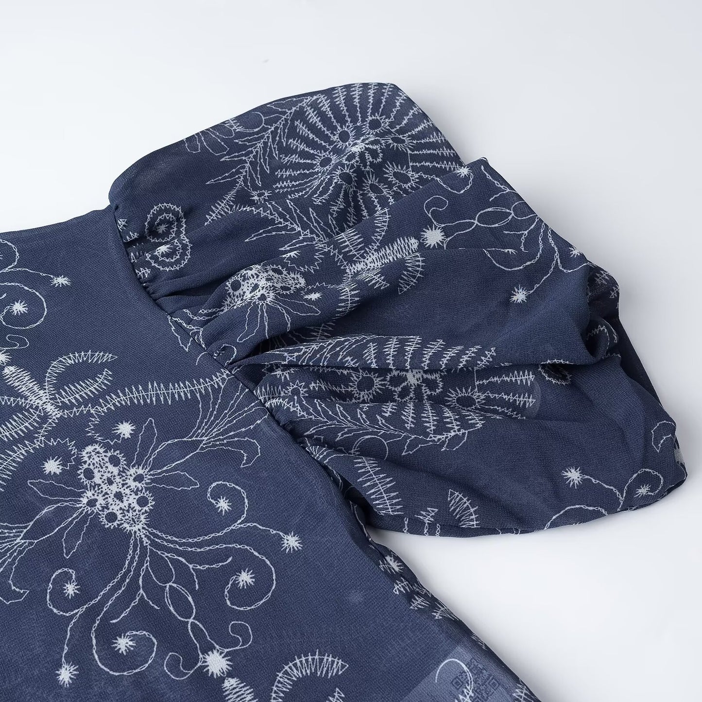 Vintage Style Chiffon Blouse With Printing, Featuring Lapel Collar And Puff Sleeves For Women