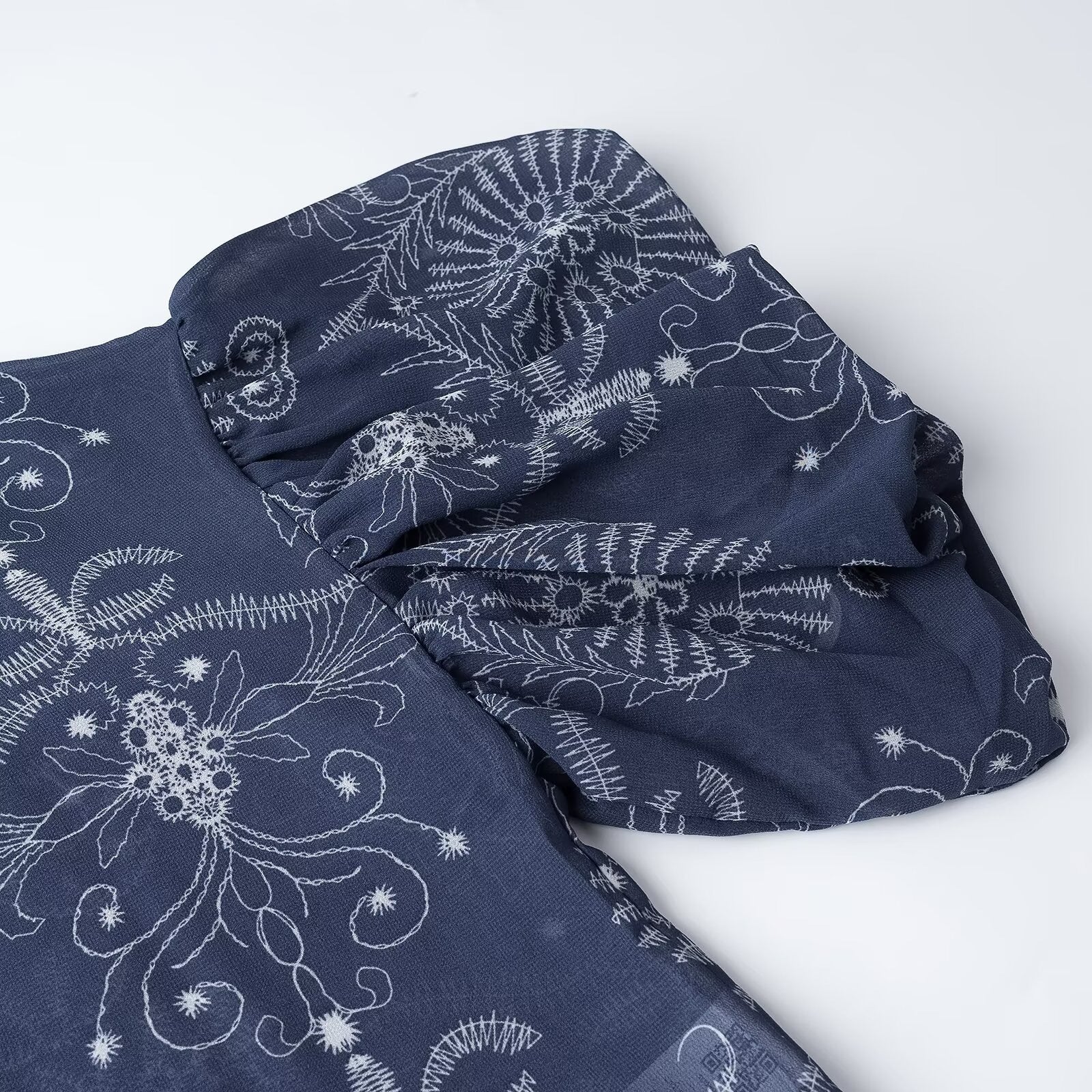Vintage Style Chiffon Blouse With Printing, Featuring Lapel Collar And Puff Sleeves For Women
