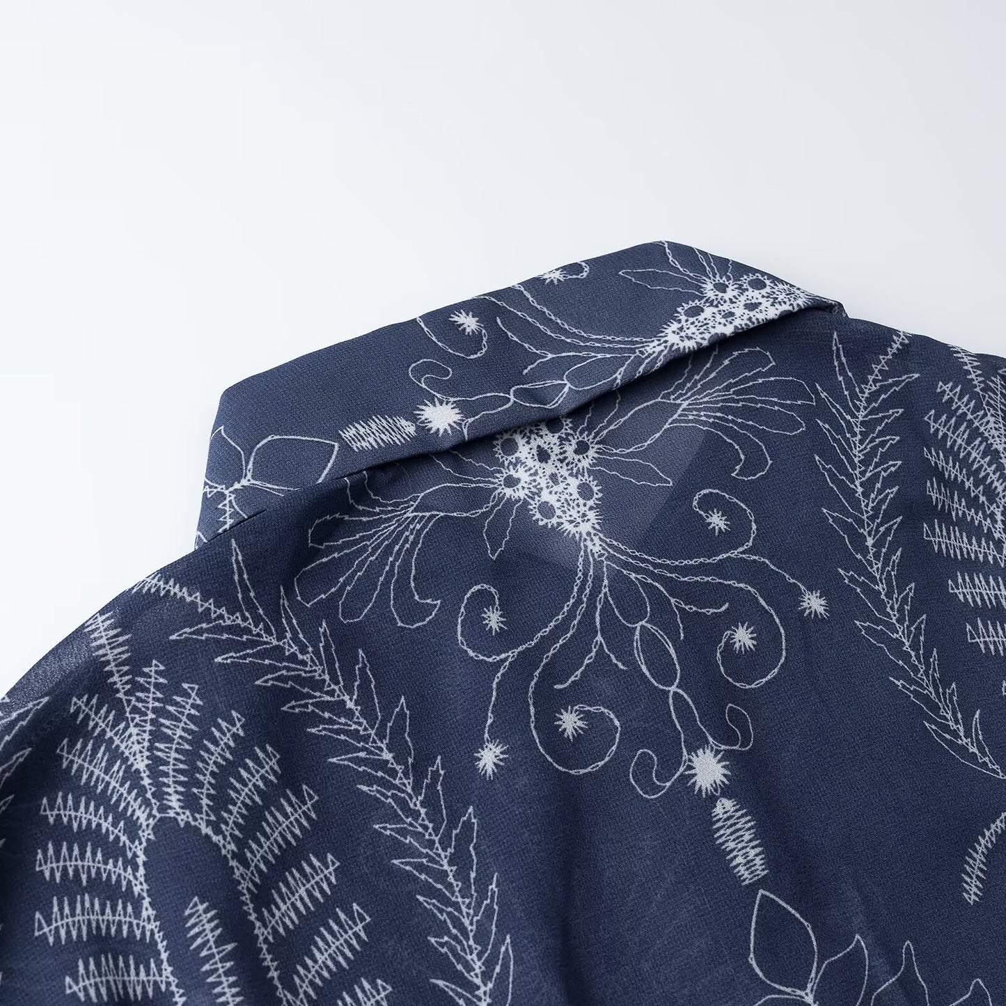 Vintage Style Chiffon Blouse With Printing, Featuring Lapel Collar And Puff Sleeves For Women