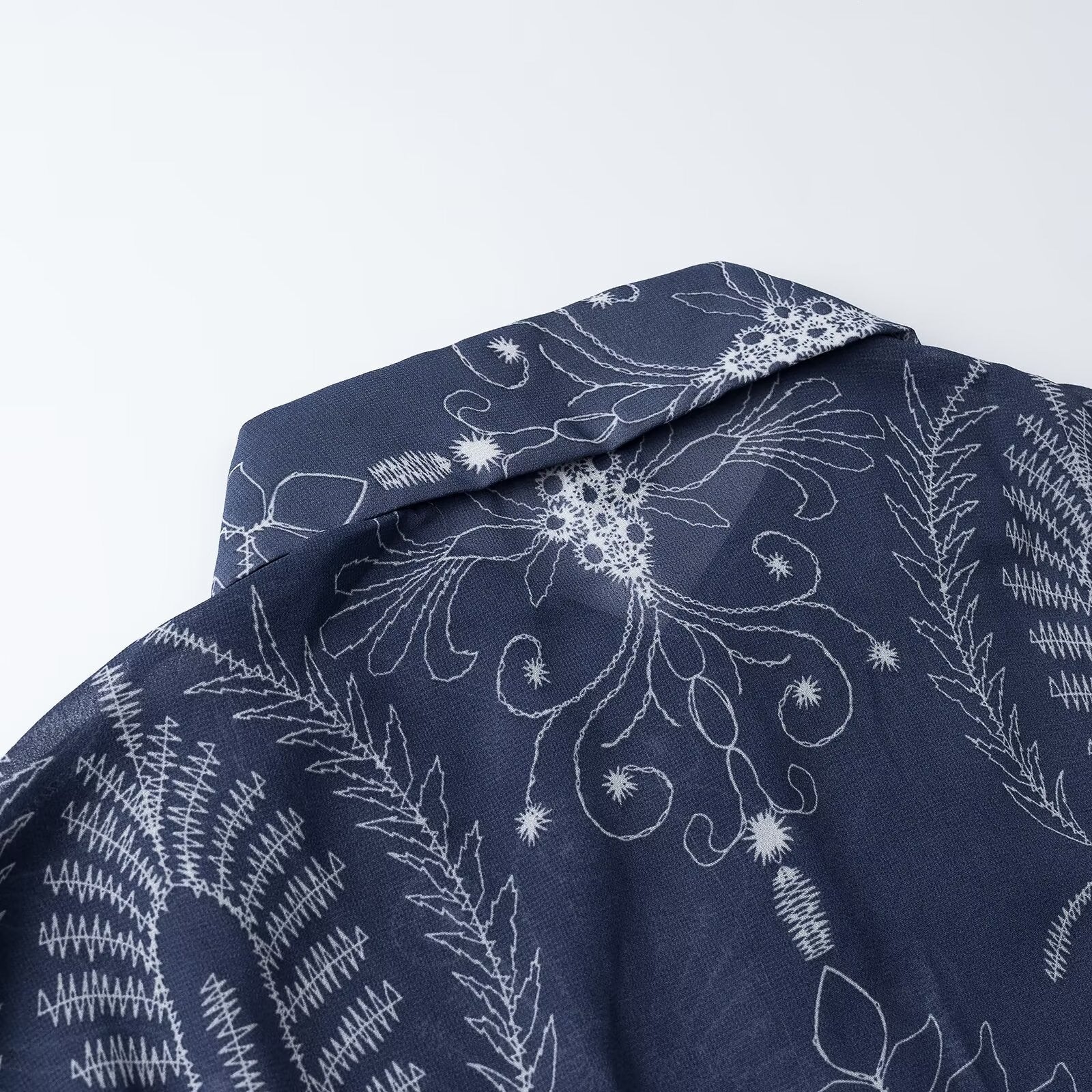Vintage Style Chiffon Blouse With Printing, Featuring Lapel Collar And Puff Sleeves For Women