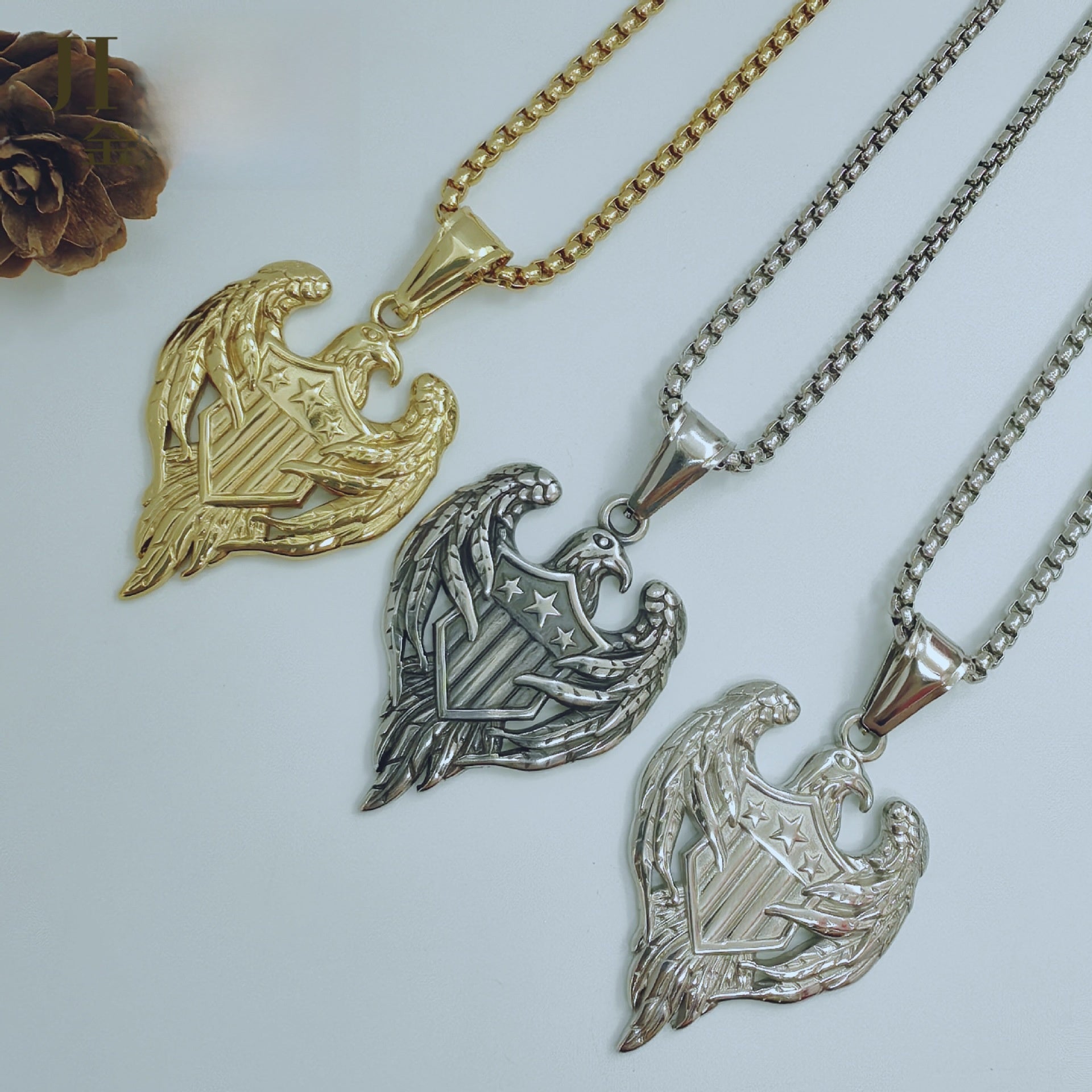 Men's Polished 304 Stainless Steel Animal Pendant In Gold, Perfect For Summer Wear