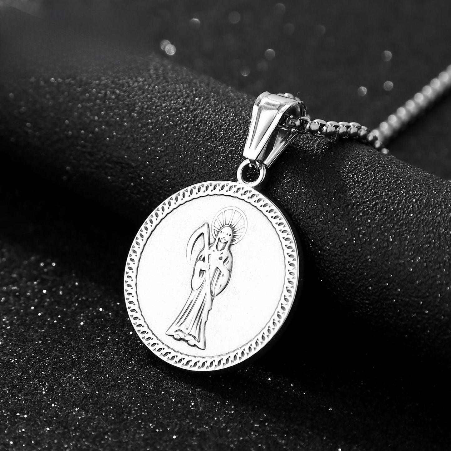 Eye Pendant In 304 Stainless Steel With Electroplated Gold Plating, Featuring Titanium Steel Chain In Simple Style For Men