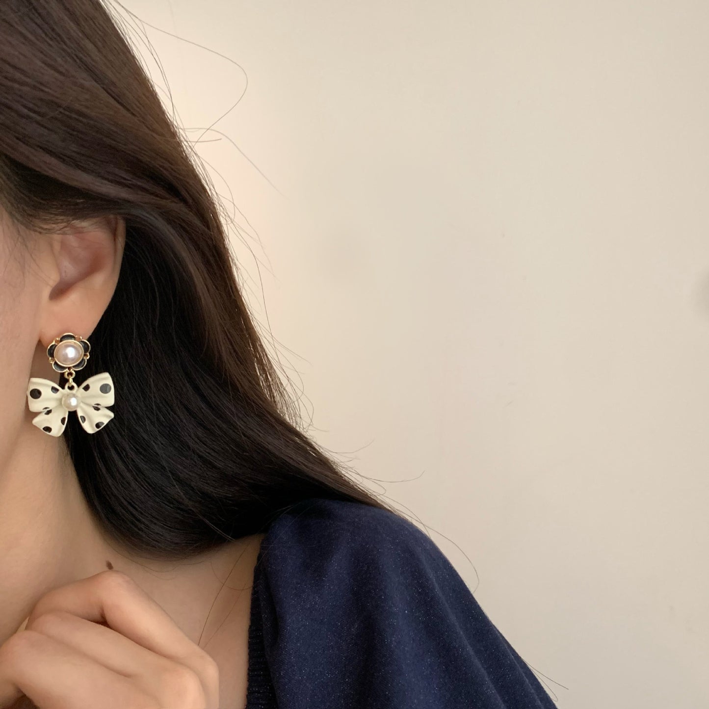 Bow Tie Stud Earrings In Dyed Black Alloy With 925 Sterling Silver Ear Pins