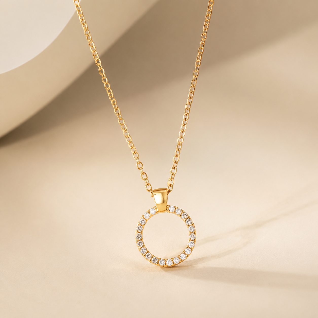 Women's Round Necklace With Golden Plated Copper And Zircon Inlay, Electroplated Finish On A Cable Chain