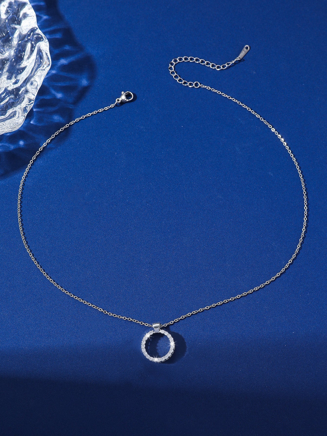 Women's Round Necklace With Golden Plated Copper And Zircon Inlay, Electroplated Finish On A Cable Chain