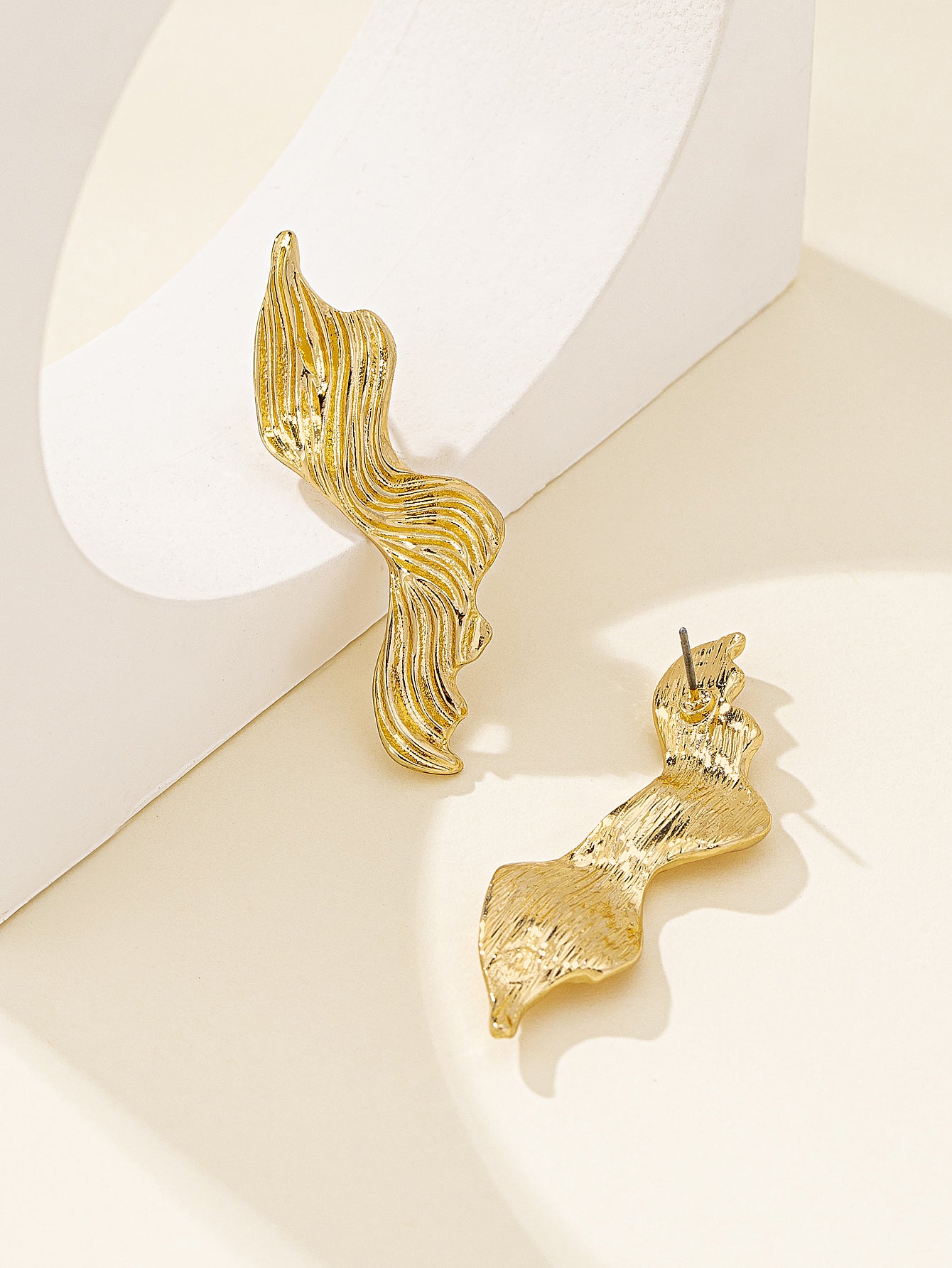 Bohemian Asymmetrical Stripe Stud Earrings In Golden Plated Zinc Alloy With Iron Posts, Unisex Design