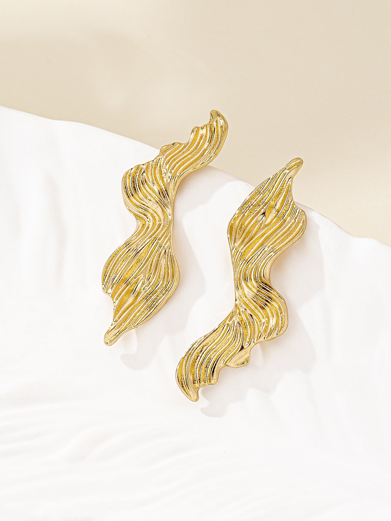 Bohemian Asymmetrical Stripe Stud Earrings In Golden Plated Zinc Alloy With Iron Posts, Unisex Design