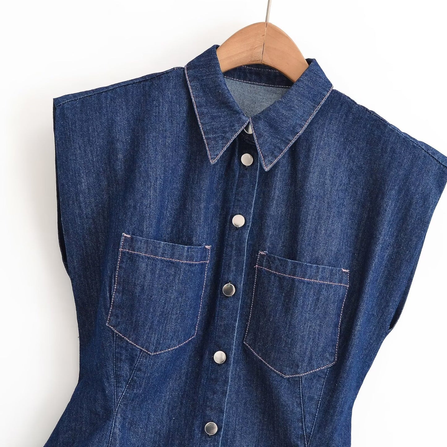 Casual Sleeveless Polyester Top With Embroidery And Lapel Collar, Available With Jeans