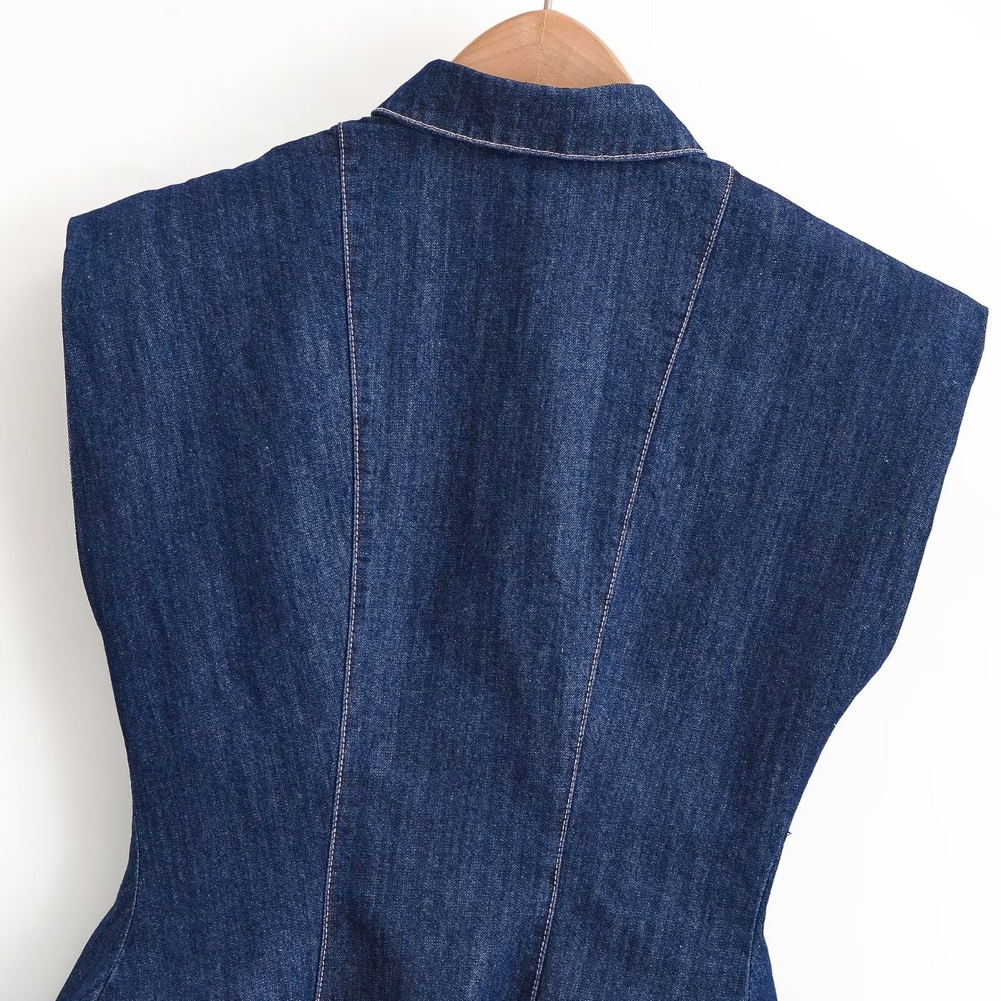 Casual Sleeveless Polyester Top With Embroidery And Lapel Collar, Available With Jeans