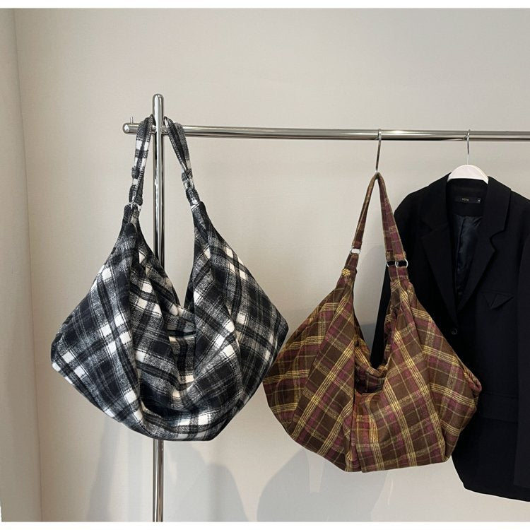 Lingge Square Woolen Shoulder Bag For Women With Single Shoulder Strap, Ideal For Autumn & Winter