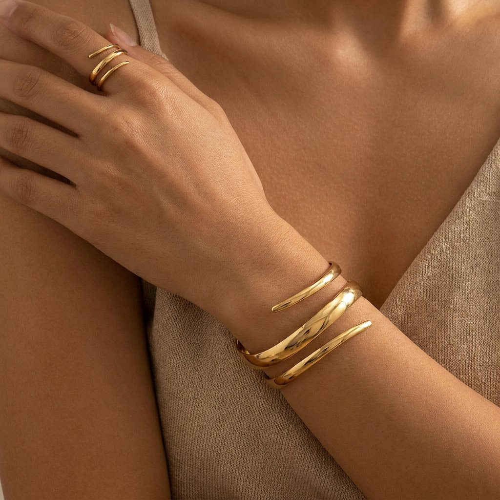 Simple Style Spider Bangle In Gold Featuring Electroplated Golden Plated Alloy Material