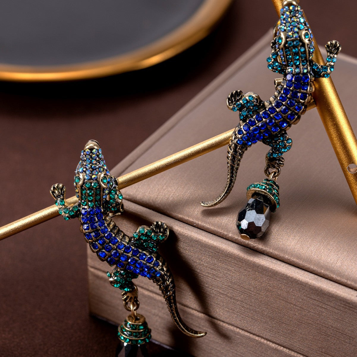 Animal Stud Earrings For Unisex Featuring Electroplated Zinc Alloy With 304 Stainless Steel Posts And Rhinestone Inlay