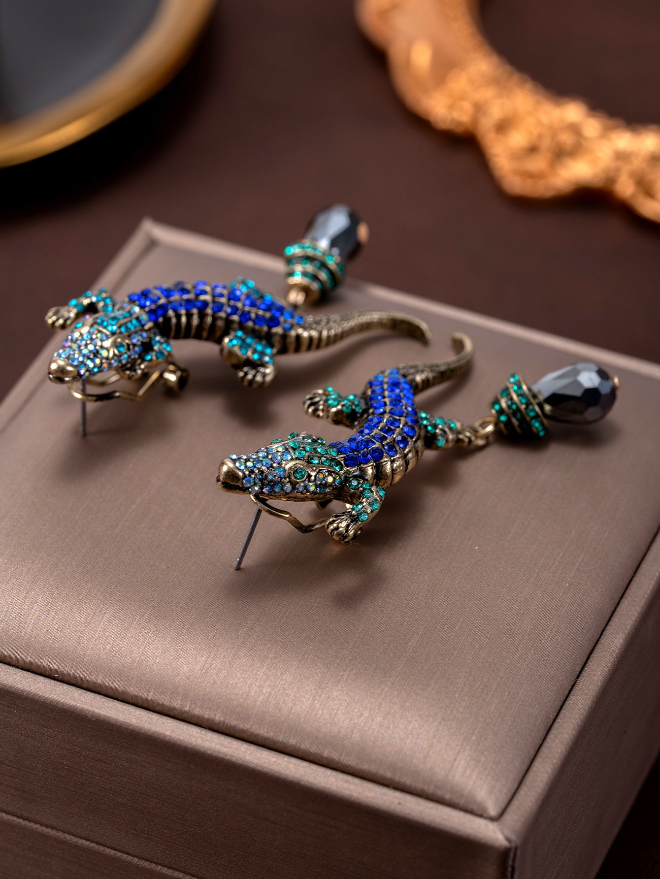 Animal Stud Earrings For Unisex Featuring Electroplated Zinc Alloy With 304 Stainless Steel Posts And Rhinestone Inlay