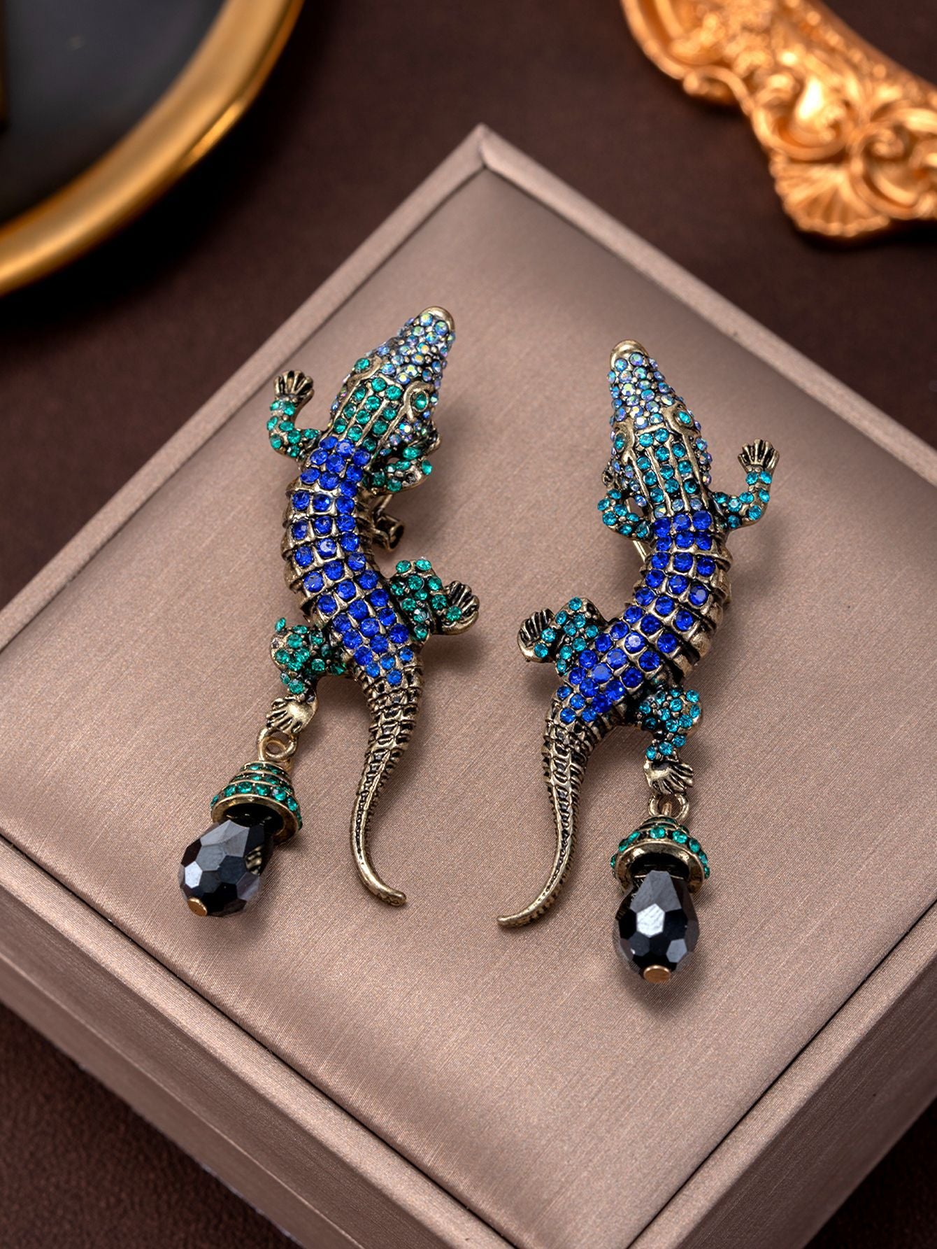 Animal Stud Earrings For Unisex Featuring Electroplated Zinc Alloy With 304 Stainless Steel Posts And Rhinestone Inlay