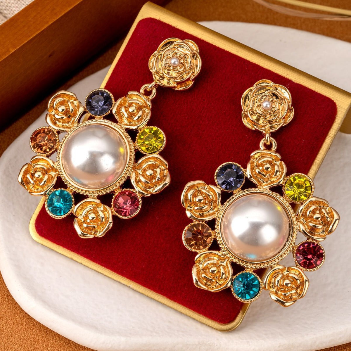 Retro Three-dimensional Rose Drop Earrings For Women In Gold Zinc Alloy With Artificial Pearl Inlay