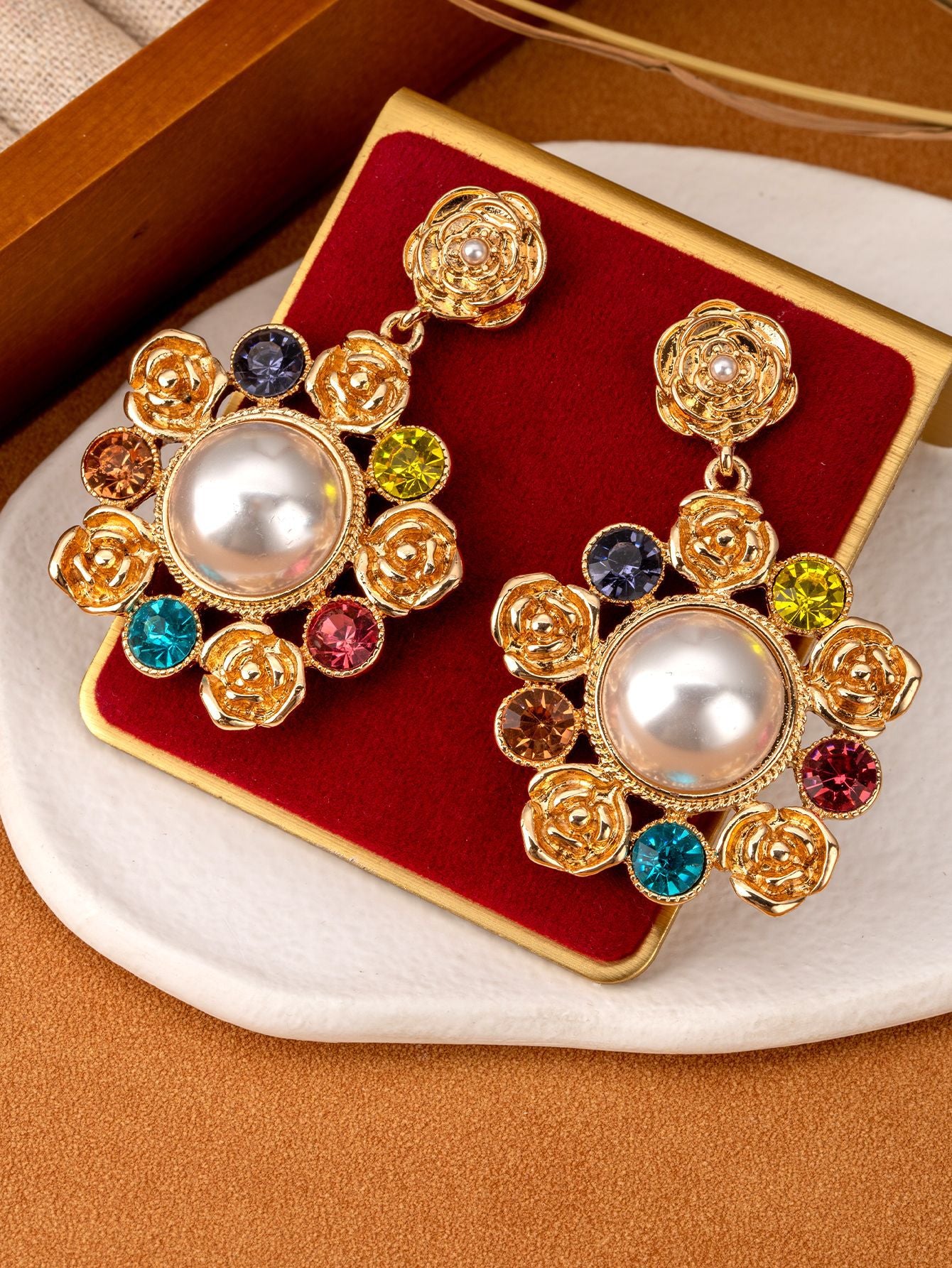 Retro Three-dimensional Rose Drop Earrings For Women In Gold Zinc Alloy With Artificial Pearl Inlay