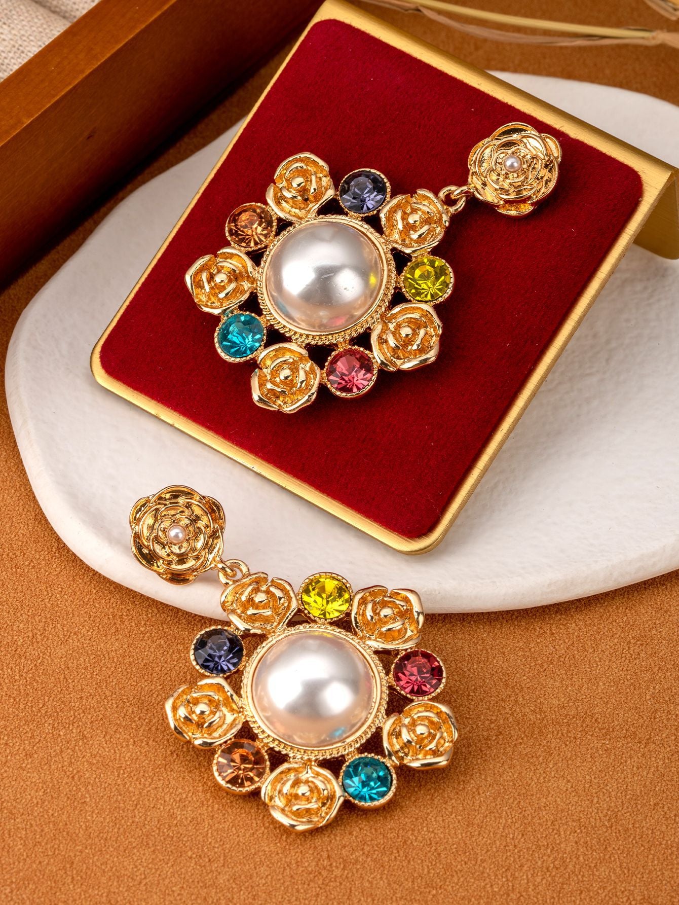 Retro Three-dimensional Rose Drop Earrings For Women In Gold Zinc Alloy With Artificial Pearl Inlay