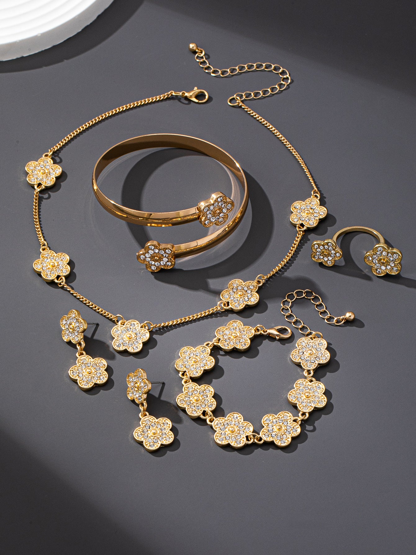 Unisex Flowers Jewelry Set Featuring Electroplated Zinc Alloy With Zircon Inlay, 1 Set