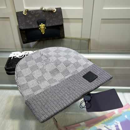 Gorro De Lana Para Mujer Cálido Con Impresión Y Borde Enrollado, Hecho De Algodón, Disponible En Gris
