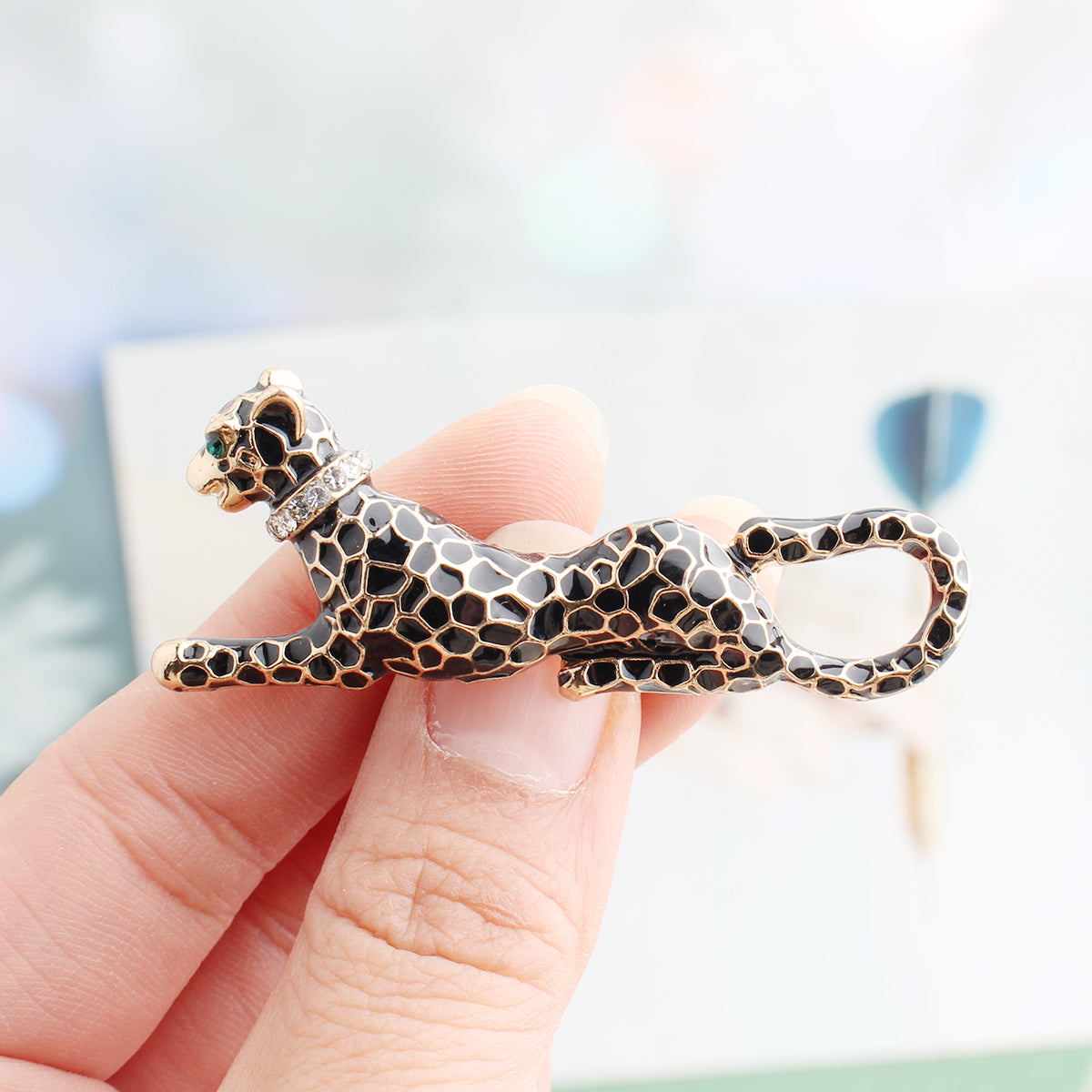 Pin De Aleación De Zinc Con Diseño De Animal Y Detalles En Diamantes De Imitación, Ideal Para Víspera De Todos Los Santos