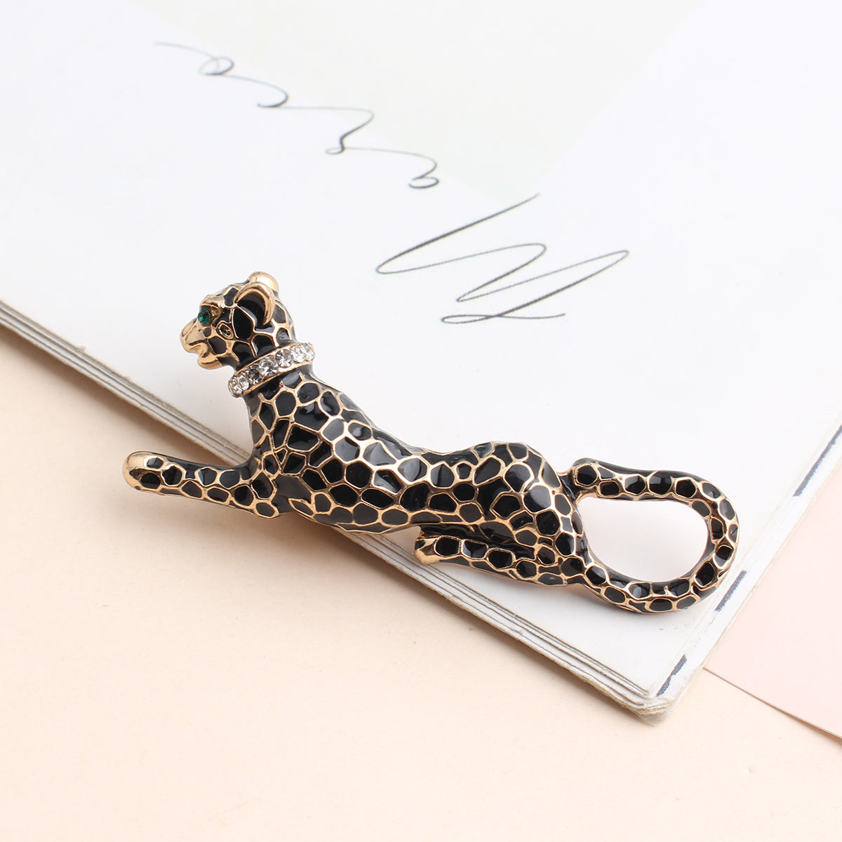 Pin De Aleación De Zinc Con Diseño De Animal Y Detalles En Diamantes De Imitación, Ideal Para Víspera De Todos Los Santos