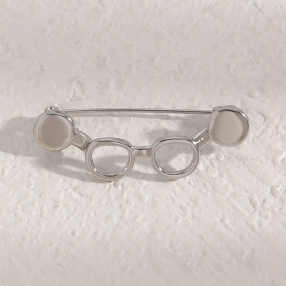 Pin De Cobre Con Diseño De Lentes En Color Blanco, Elaborado Con Técnica Ahuecar