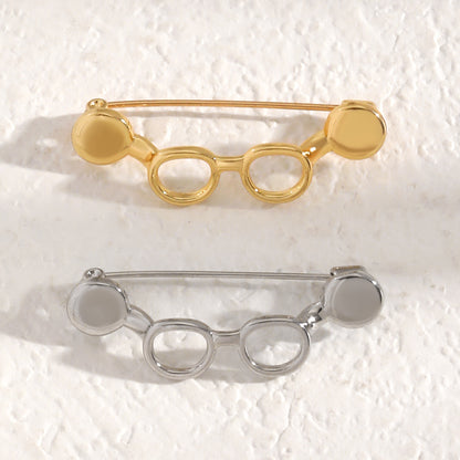 Pin De Cobre Con Diseño De Lentes En Color Blanco, Elaborado Con Técnica Ahuecar