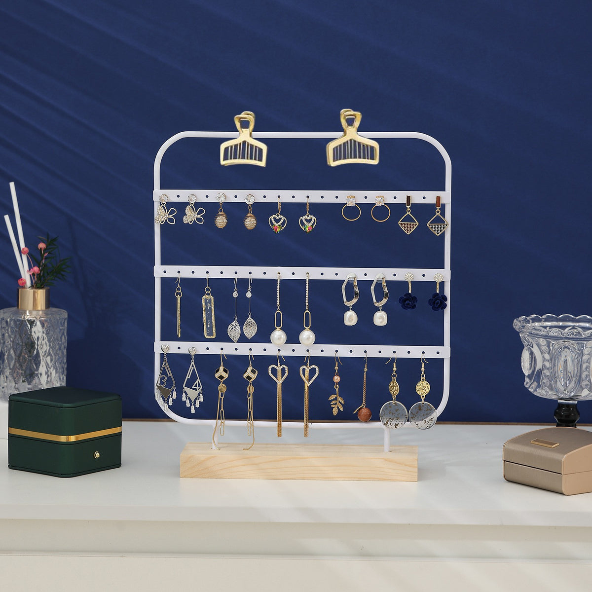 Soporte De Exhibición De Pendientes De Metal En Estilo Moderno, Disponible En Color Blanco Para Joyería