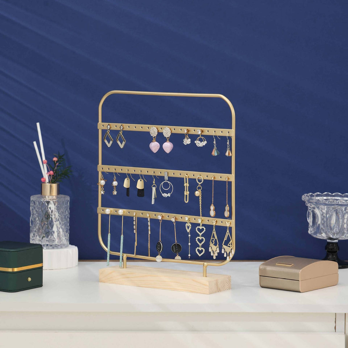Soporte De Exhibición De Pendientes De Metal En Estilo Moderno, Disponible En Color Blanco Para Joyería