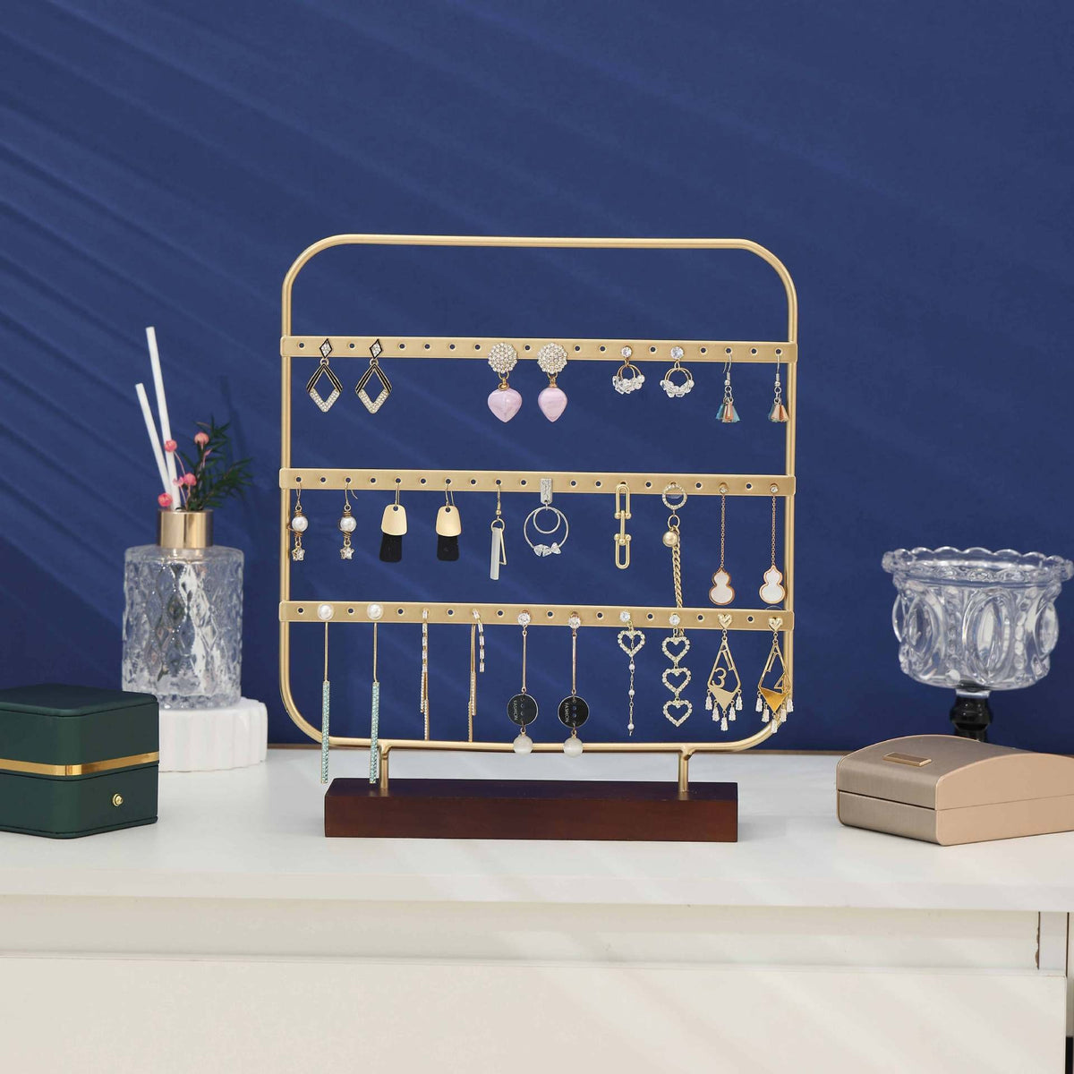 Soporte De Exhibición De Pendientes De Metal En Estilo Moderno, Disponible En Color Blanco Para Joyería
